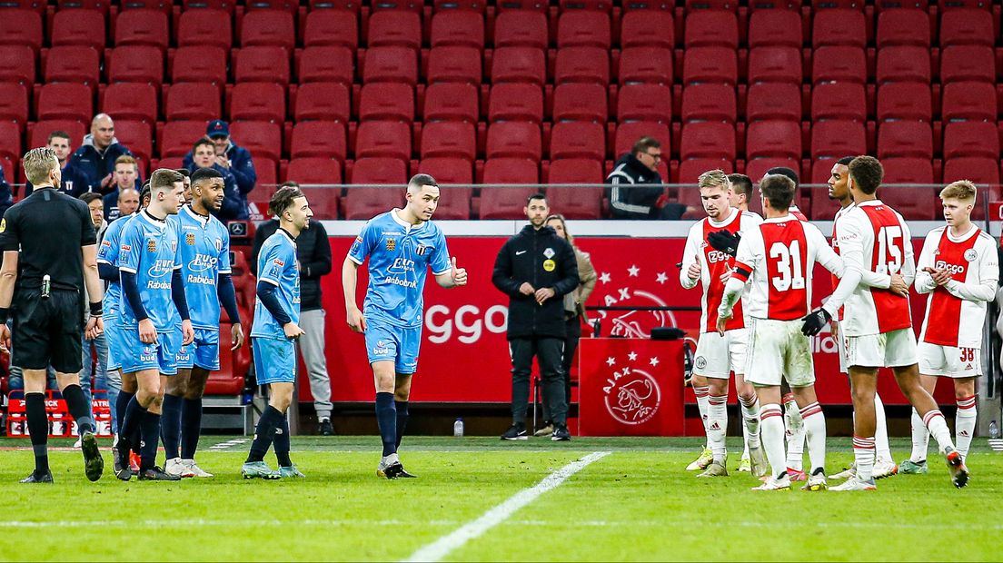 Van negen maanden chemo tot erehaag in de Arena: het bizarre jaar van Excelsior Maassluis-voetballer Devin Plank