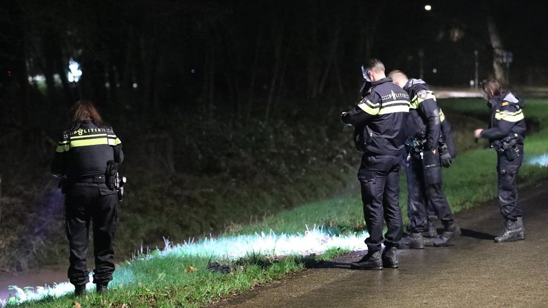 De politie doet onderzoek naar een gijzeling aan de Katwijkseweg in Wassenaar.