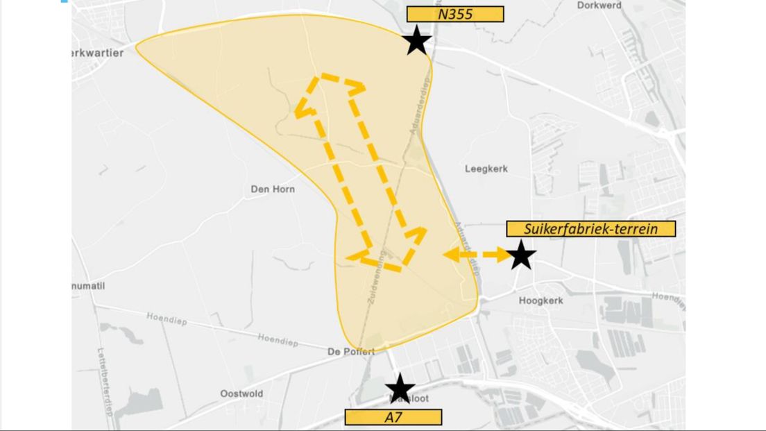 De gemeente Westerkwartier wil onderzoeken of er in het gele deel een weg aan te leggen valt