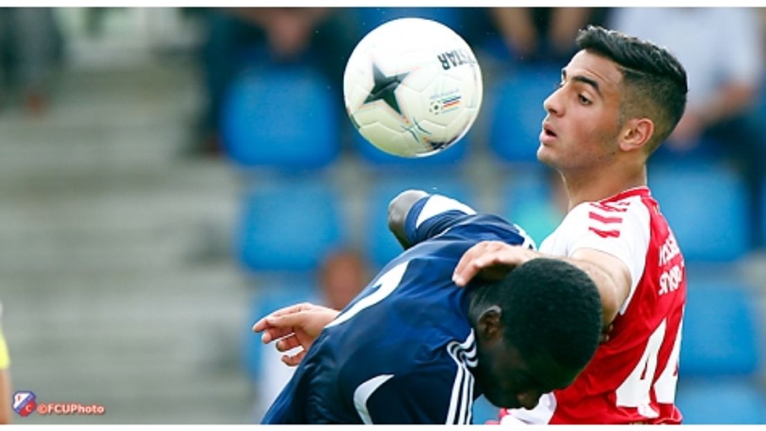 Sofyan Amrabat in actie voor FC Utrecht