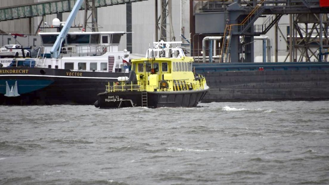 Rijkswaterstaat zoekt met schip op Kanaal van Terneuzen naar Gent naar vermiste man