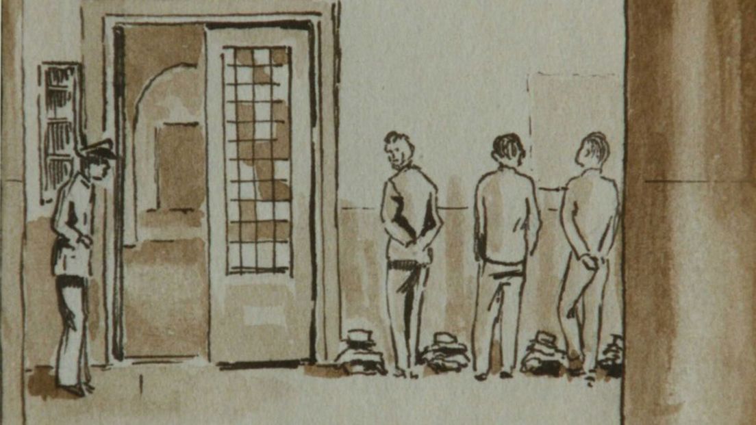 Een gevangene legde het wegvoeren van zijn vrienden naar de fussiladeplaats vast.