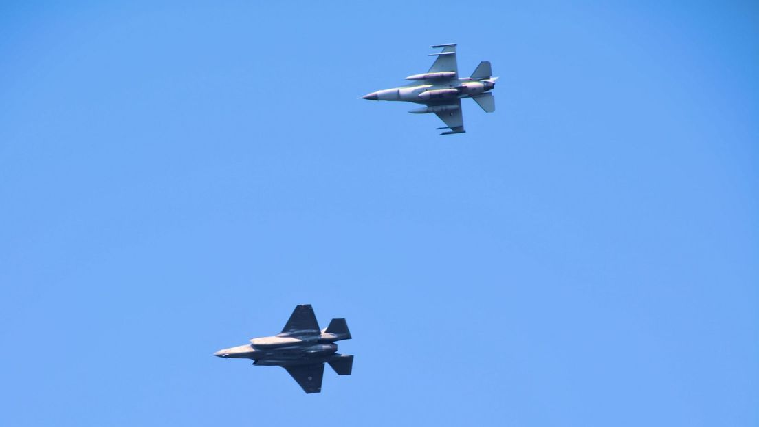 F-35 maakt alsnog vlucht boven Zeeland (video)