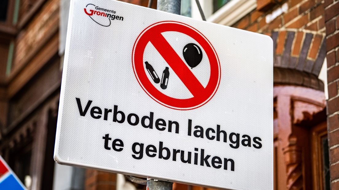 Op borden in het uitgaansgebied in Stad wordt al aangegeven dat het gebruik van lachgas verboden is