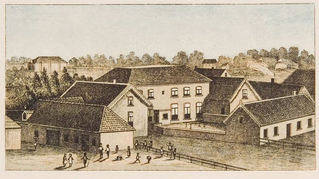 Het moederhuis van de weesinrichting rond 1875-1879
