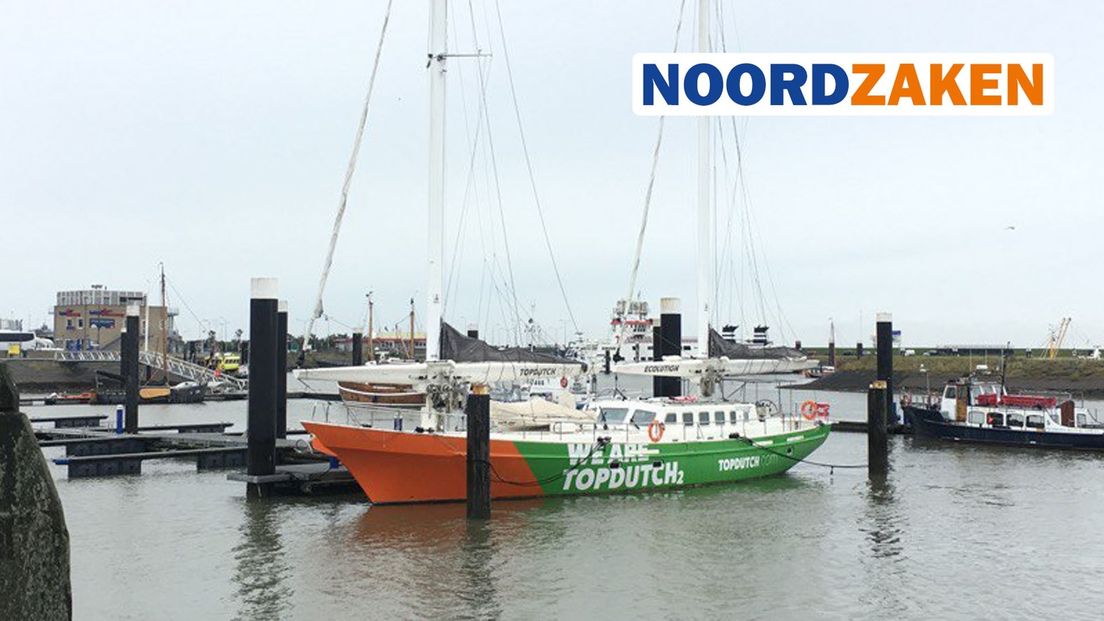 Het Top Dutch-zeiljacht aan de steiger in Lauwersoog