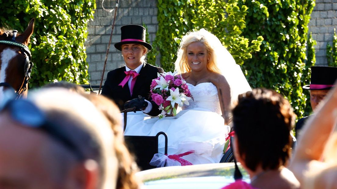 Samantha Steenwijk tijdens haar bruiloft.