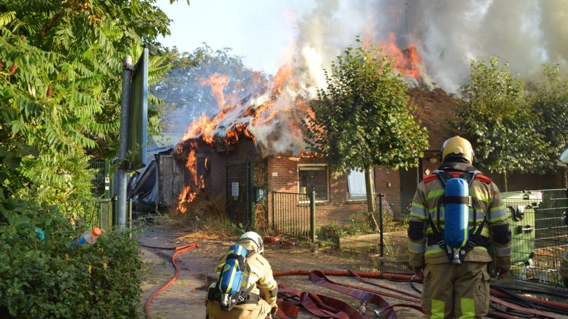 De Kinderruimte, een opvang met een rieten dak, vloog vorig jaar in brand.