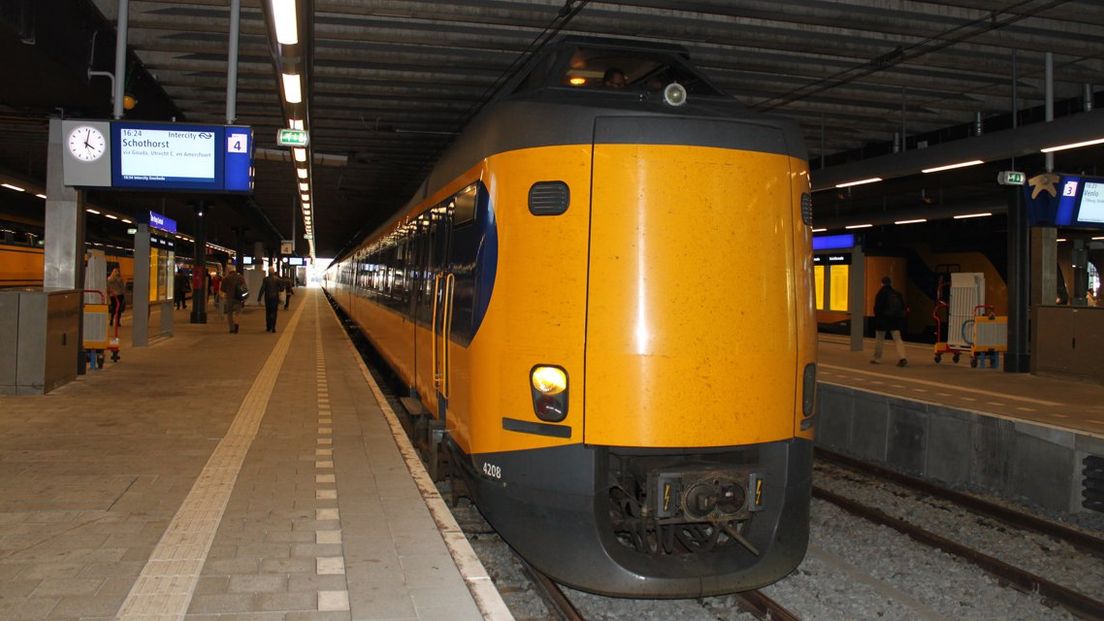 Ook de treinen van Den Haag Centraal naar Schiphol hebben vertraging