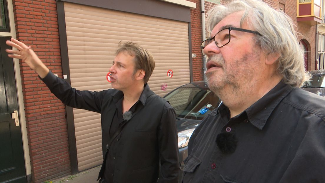 Stadsdichter Ingmar Heytze en Maarten van Rossem op zoek naar dichtregels in de Utrecht
