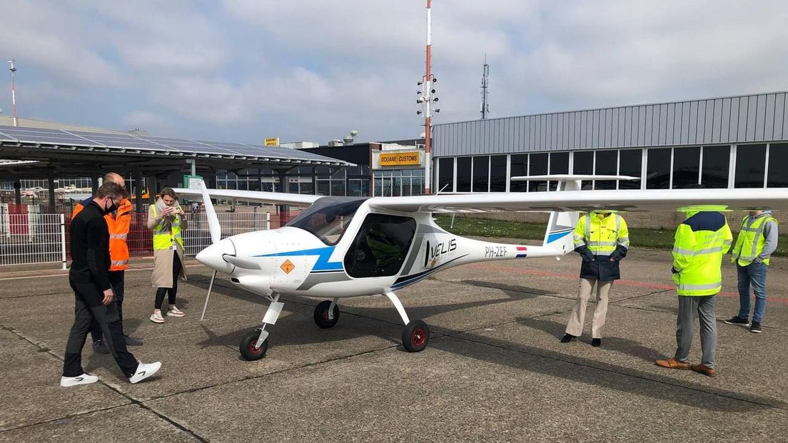 Het eerste elektrische vliegtuig dat landde op Groningen Airport Eelde