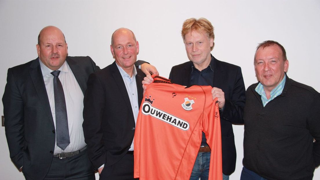 Katwijk presenteert Jack van den Berg als nieuwe trainer.