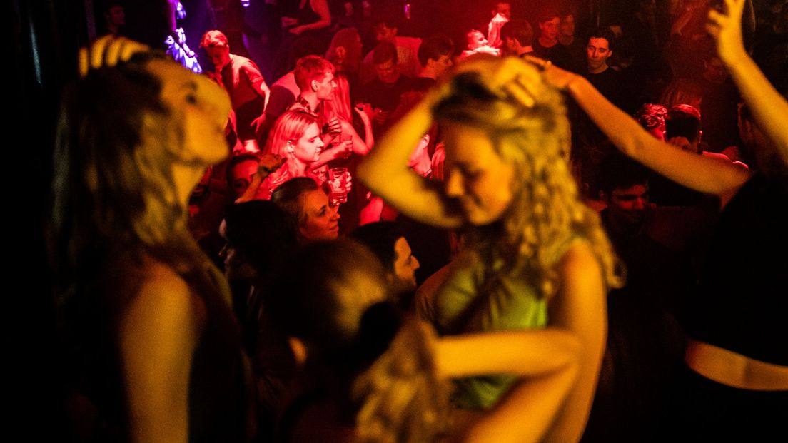Nachtclubs moeten waarschijnlijk tot november dichtblijven