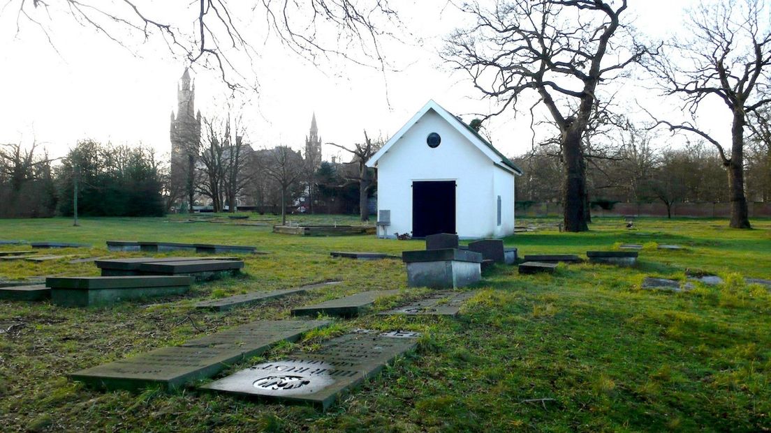 De Joodse Begraafplaats in Den Haag
