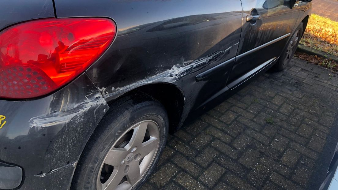 De schade aan de auto van Jelmer Wijnstra