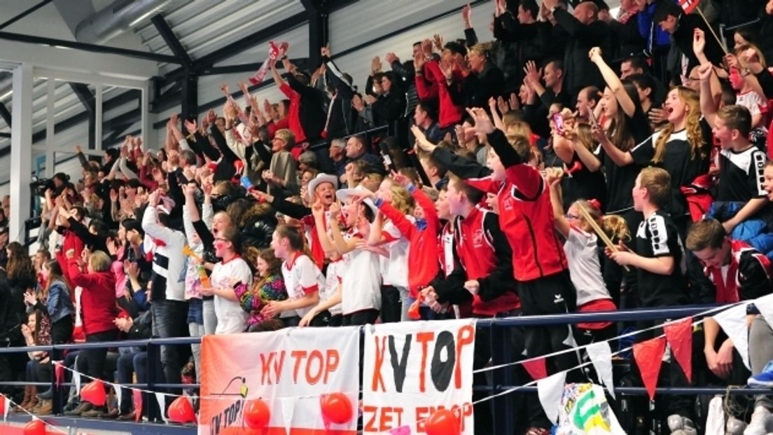 Supporters van TOP Arnemuiden