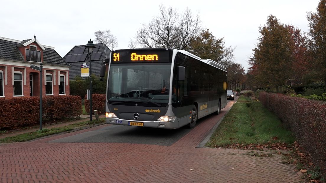 Een bus in Onnen