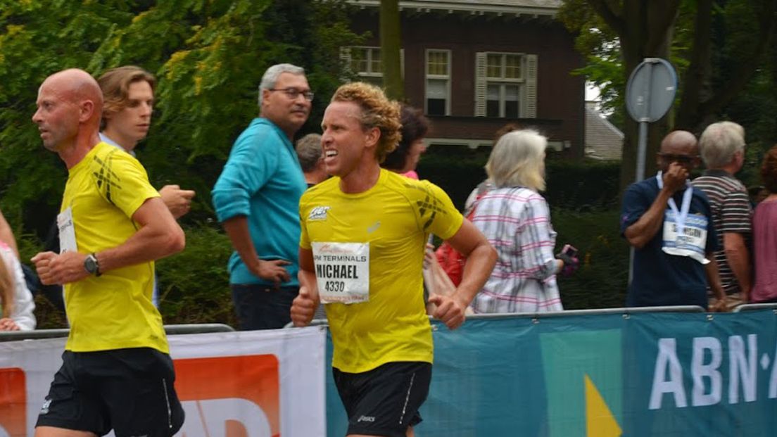 Michael Boogerd tijdens de 10 km van de Vredesloop 2014 in Den Haag