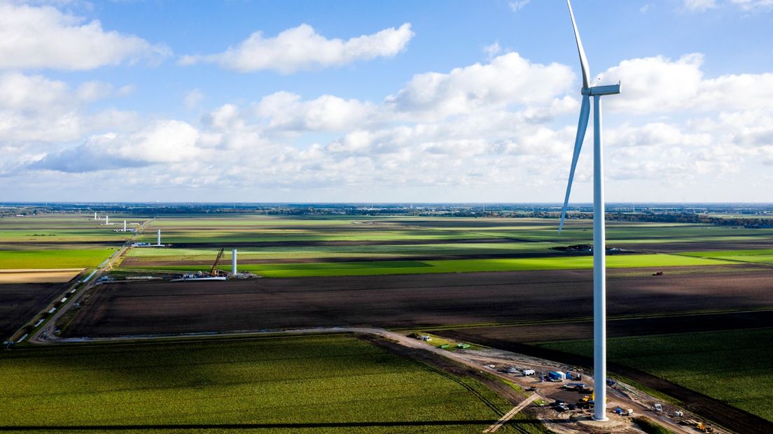 Dronefoto van windpark De Drentse Monden en Oostermoer in het noordelijk deel van de Drentse Veenkoloniën