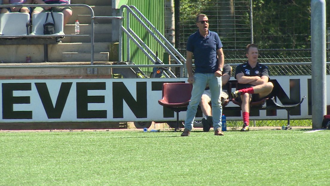 Trainer Ruud Pennings heeft vertrouwen in de toekomst bij VC Vlissingen