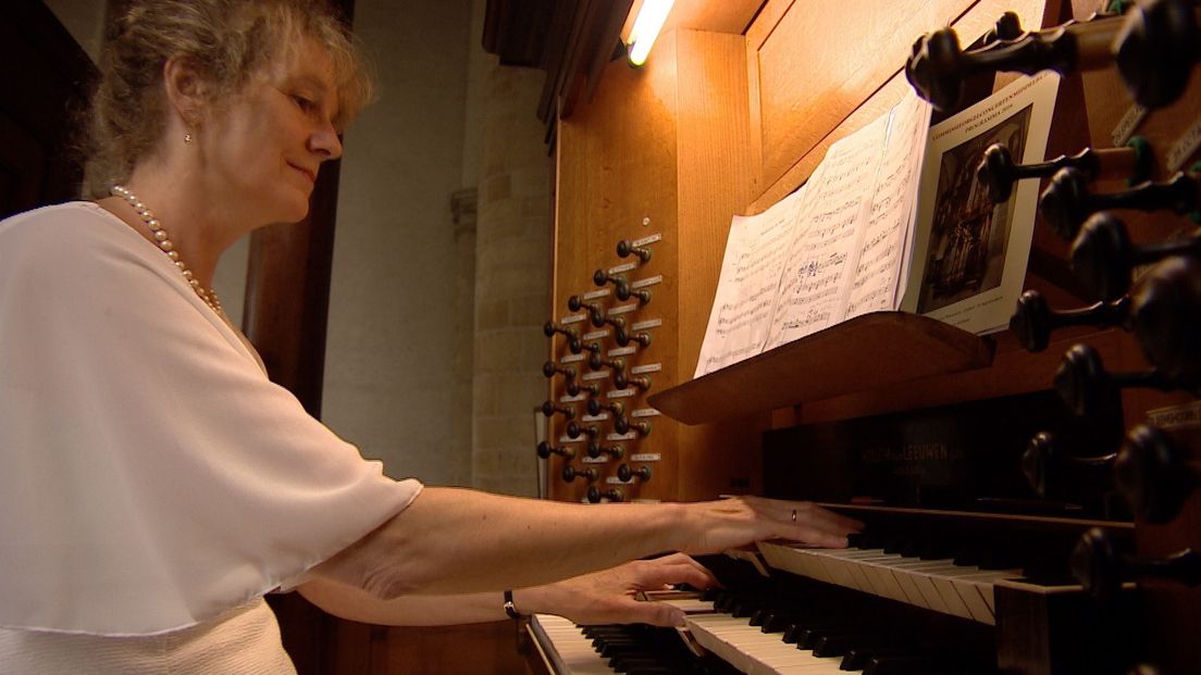 Première voor twaalf nieuwe orgelstukken van De Jong (video)