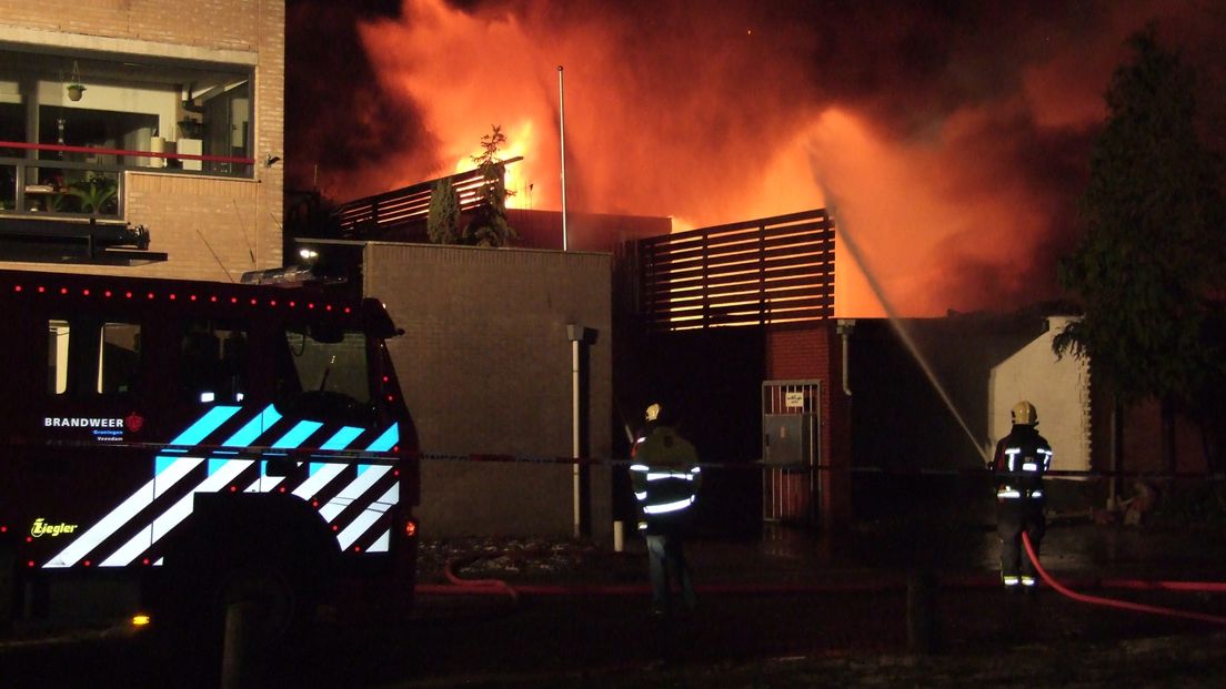 De brand bij de Scheer & Foppen in Veendam waarbij een brandweerman omkwam