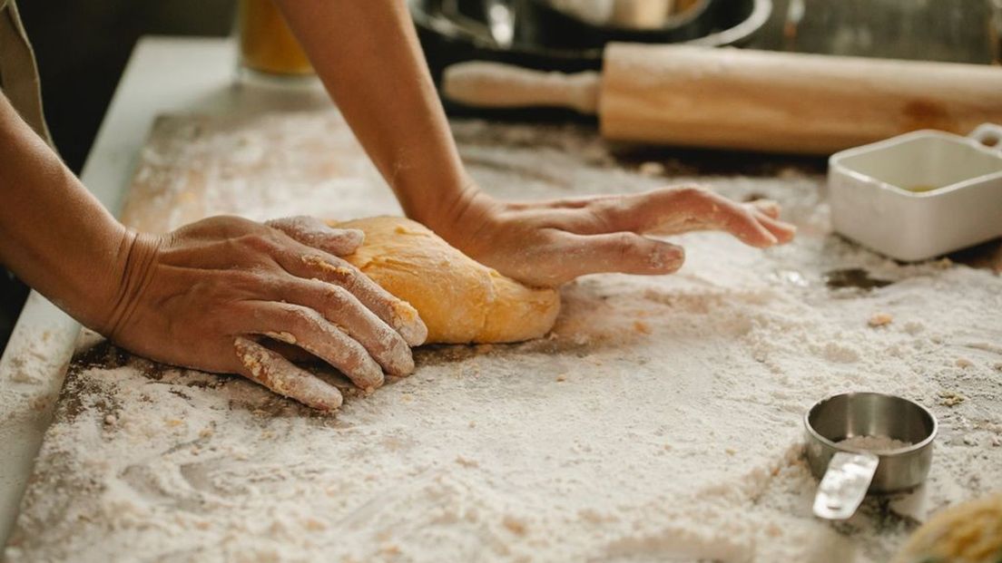 Brood bakken kan heel makkelijk thuis, maar het luistert wel nauw.