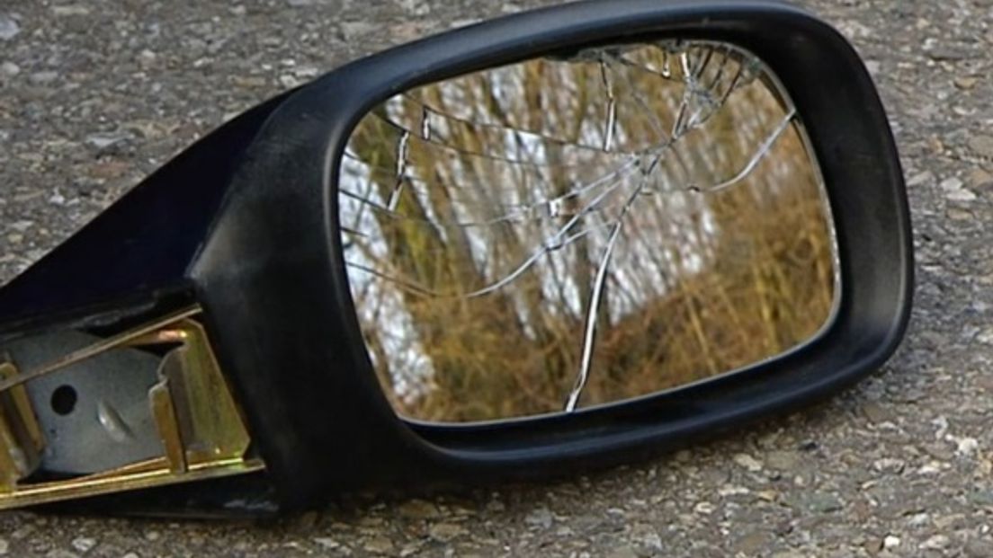 Beschadigde autospiegel