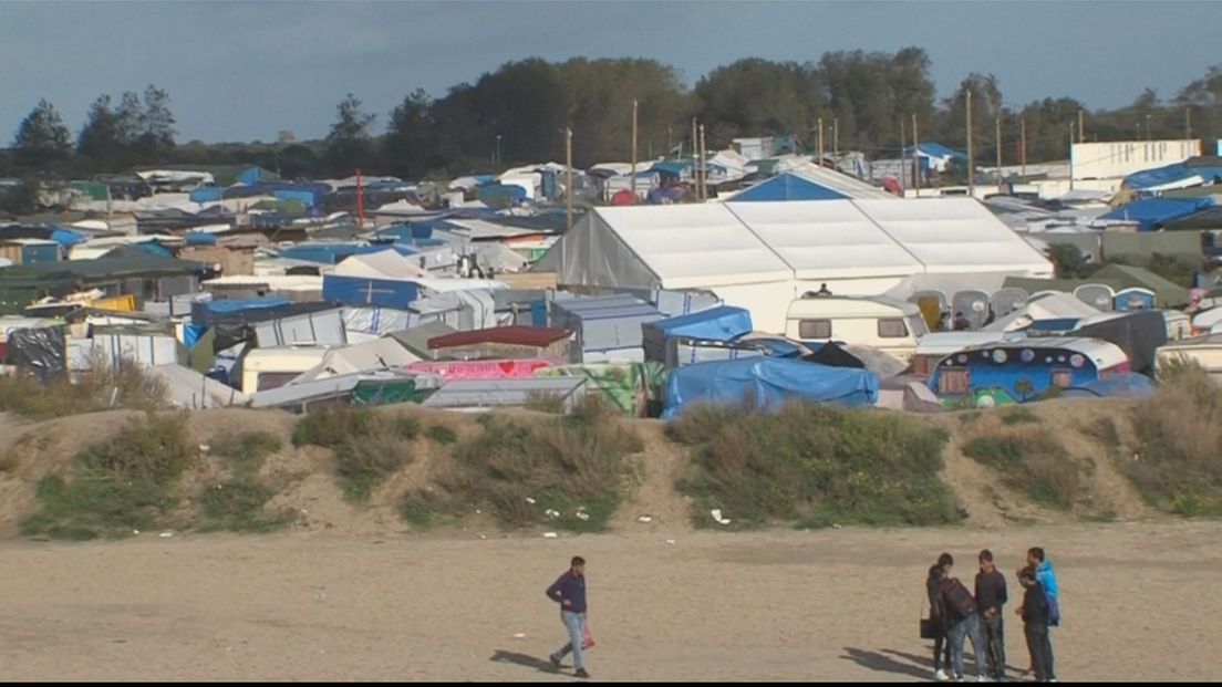 'Naargeestige sfeer in kamp Calais', zegt Zeeuwse vrijwilliger (video)