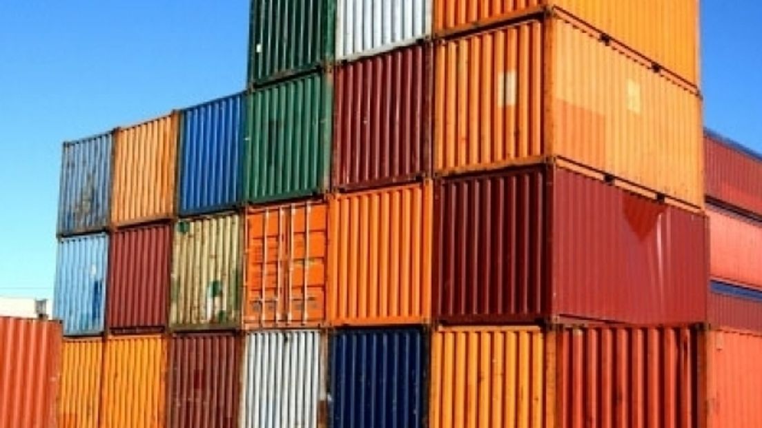 Containers in de haven van Vlissingen