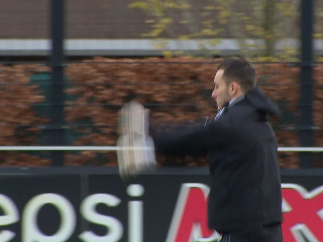 Justin Bijlow terug op trainingsveld Feyenoord
