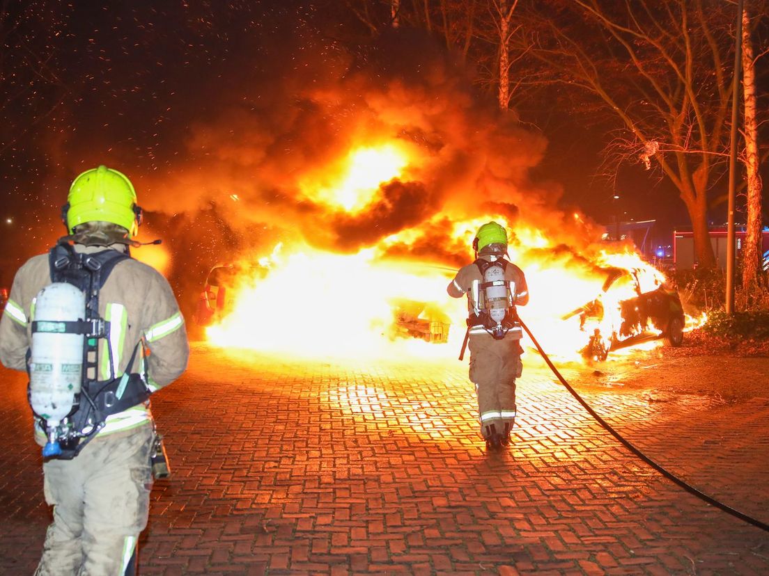 Uitslaande brand aan de Van Leeuwenhoekstraat in Vlaardingen