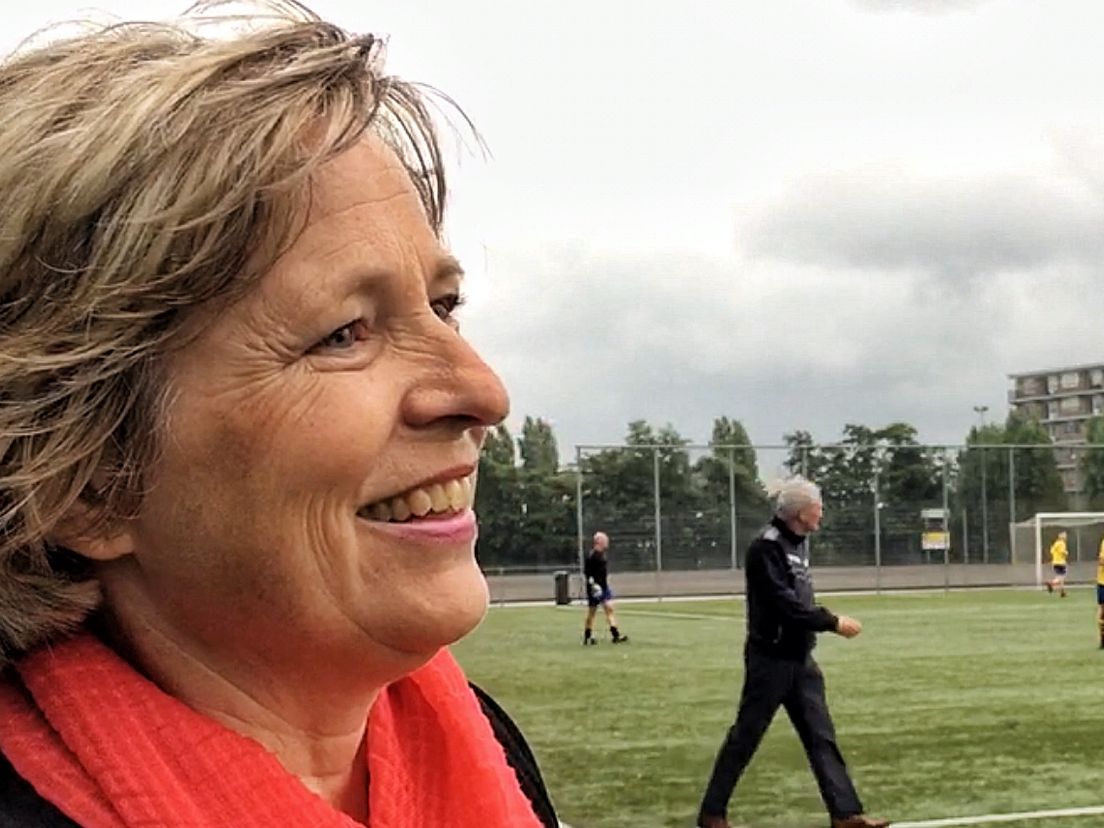 Burgemeester Annemiek Jetten in juli 2019 bij het voetbaltoernooi voor ambtenaren