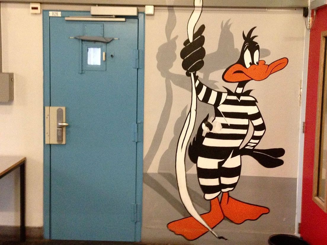 Muurschildering voormalige Noordsingel-gevangenis Rotterdam
