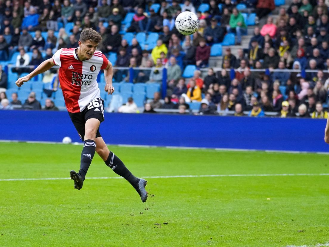 Guus Til kopt de 1-1 binnen bij Vitesse-Feyenoord