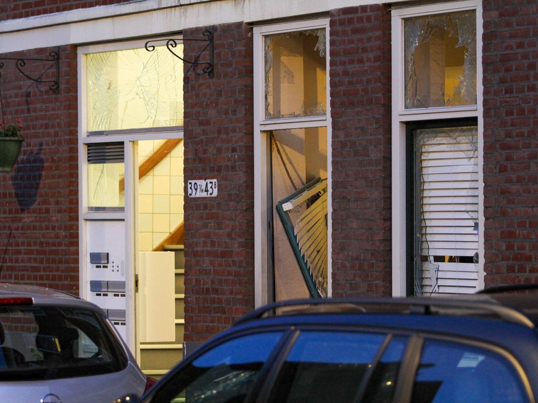 De woning waar het explosief is afgegaan aan de Jagthuisstraat (Bron: Media TV - Video Duivestein)
