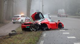 Exclusieve Ferrari crasht tijdens proefrit in Baarn