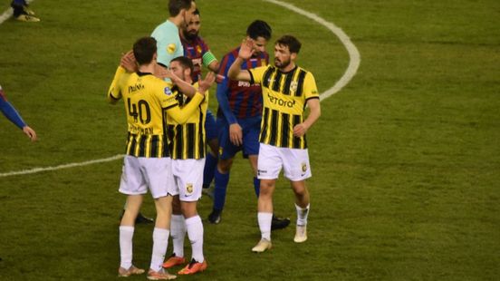 TERUGLEZEN| Vitesse wint zonder te sprankelen van amateurclub DVS'33