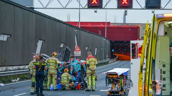 Ongeluk voor Leidsche Rijntunnel, parallelrijbaan A2 richting Amsterdam tijdelijk dicht.