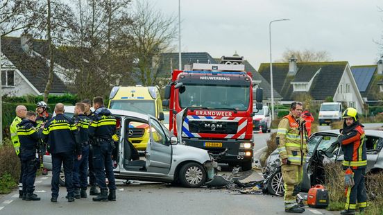 Twee gewonden na botsing in Woerden.