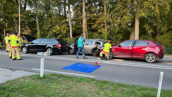 Drie ongelukken kort achter elkaar op dezelfde weg, vier gewonden.