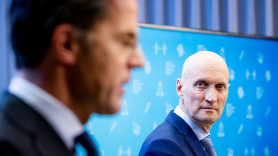 Alle ogen gericht op de persconferentie: 'Ons leven ligt in handen van Rutte en Kuipers'