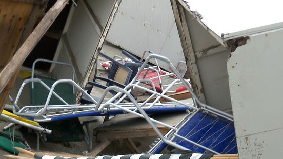 Strandhuisjes Westenschouwen verwoest door harde wind
