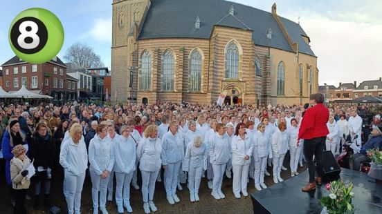Massaal gezongen vredesboodschap vanuit centrum Doetinchem