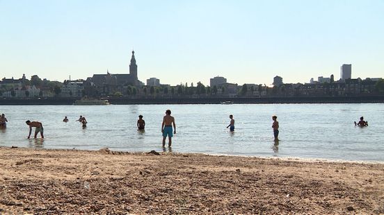 Nijmegen sluit Waalstrandjes weer af in zomer
